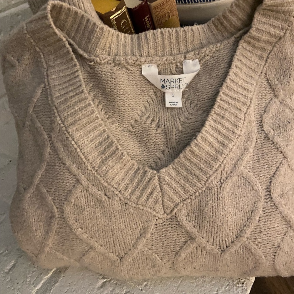 Market & Spruce Beige V-Neck Sweater